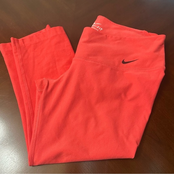 Nike Bright Red Leggings - Picture 2 of 8